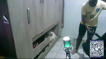 Ceguinho quebrando tudo