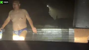 何してるん
