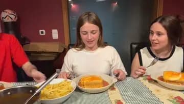 She Spreads It for the Juice