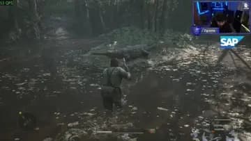 Snake soldado treinado se afogando na agua