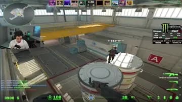 Straka janeando el lobby cap. 73728