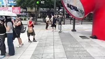 Yeonjung waves at boomy!