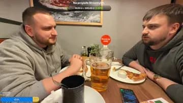 Sarielov łapie muche XD