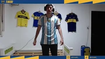 cómo festeja mike